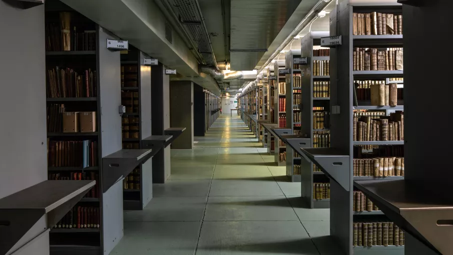 Magasins de conservation de la bibliothèque d'étude et du patrimoine, Grenoble, 2017 © Sylvain Frappat
