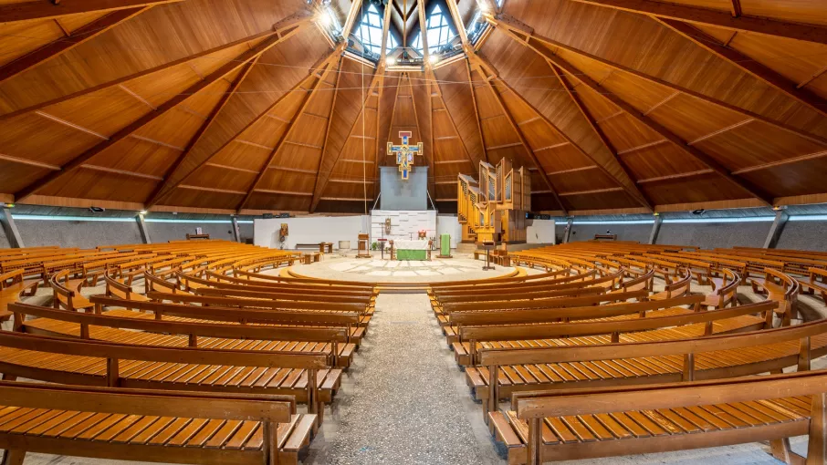 Intérieur de l'église Saint-Jean, grenoble © Nicolas Pianfetti